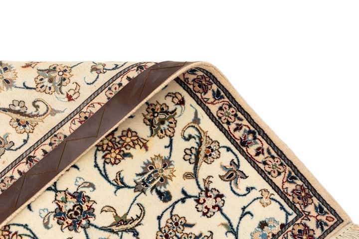 2' x 2' 8 Hand Knotted Nain Rug