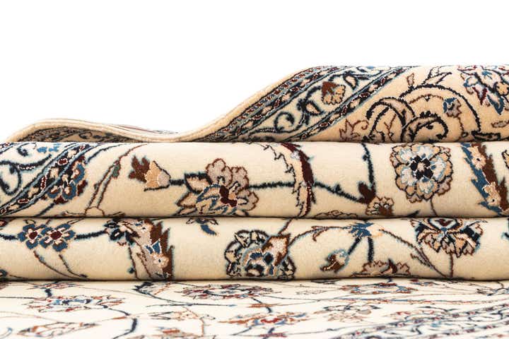5' 4 x 7' 9 Hand Knotted Nain Rug