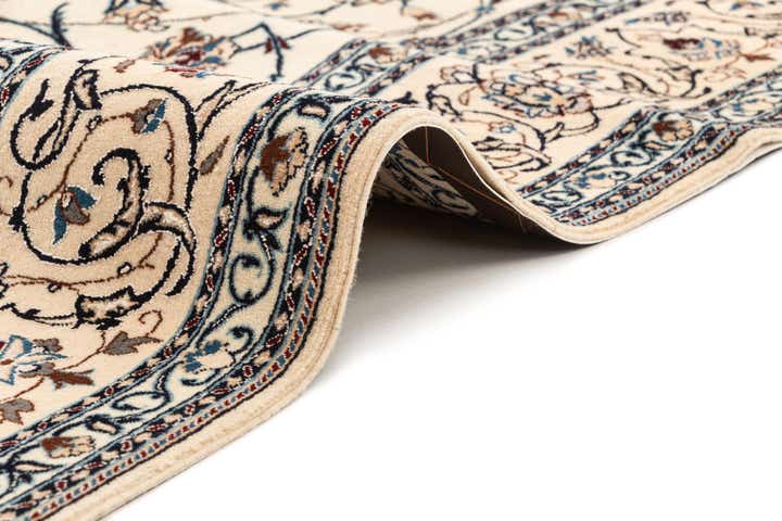 5' 4 x 7' 9 Hand Knotted Nain Rug