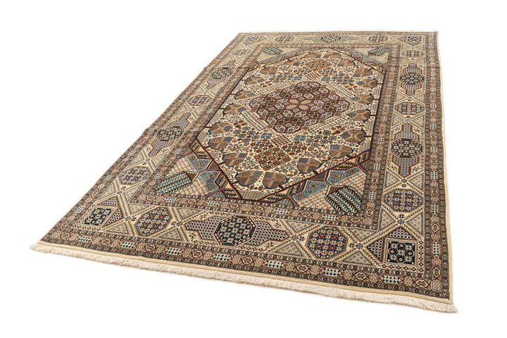 6' 11 x 11' 3 Hand Knotted Nain Rug