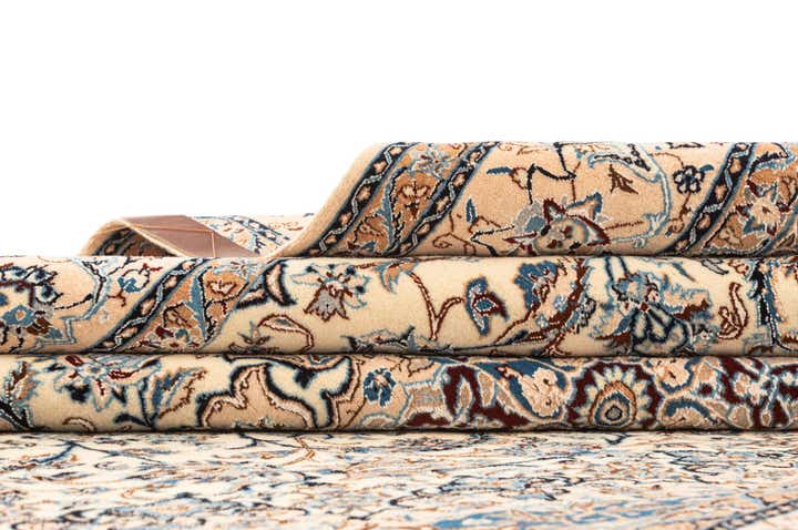 4' 11 x 7' 7 Hand Knotted Nain Rug