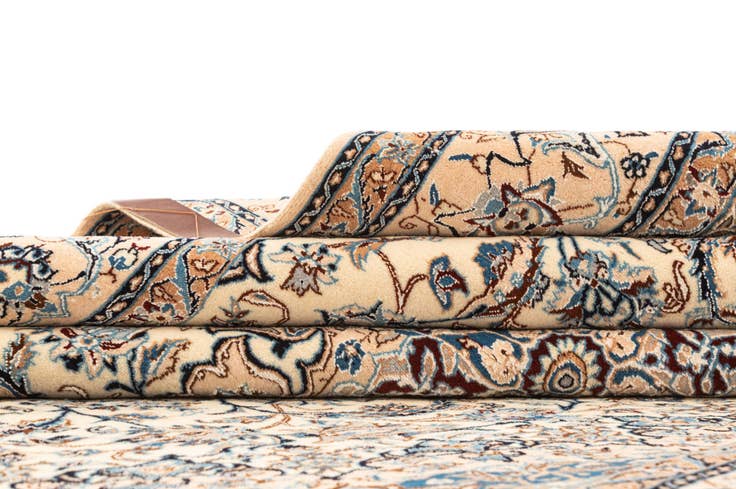 Detail image of 4' 11 x 7' 7 Hand Knotted Nain Rug