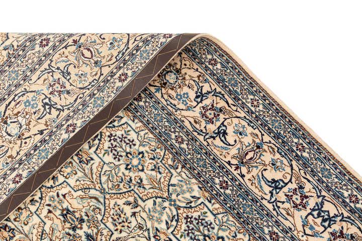 5' 5 x 8' Hand Knotted Nain Rug