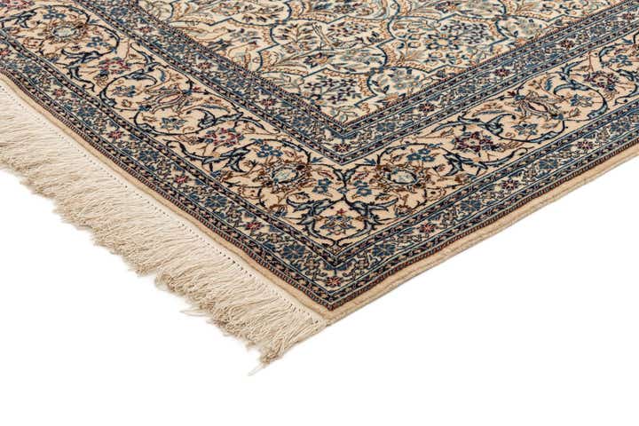 5' 5 x 8' Hand Knotted Nain Rug