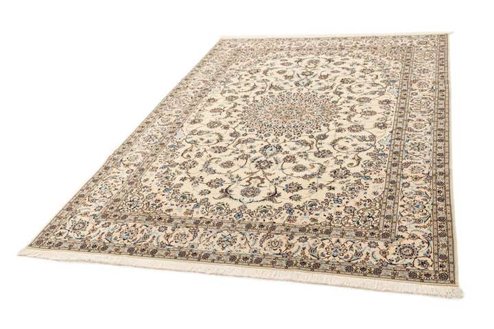 6' 9 x 10' Hand Knotted Nain Rug