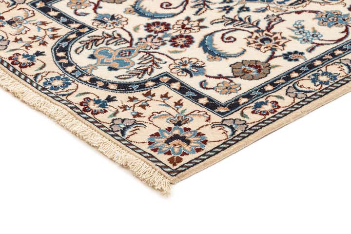 1' 7 x 9' 9 Hand Knotted Nain Rug