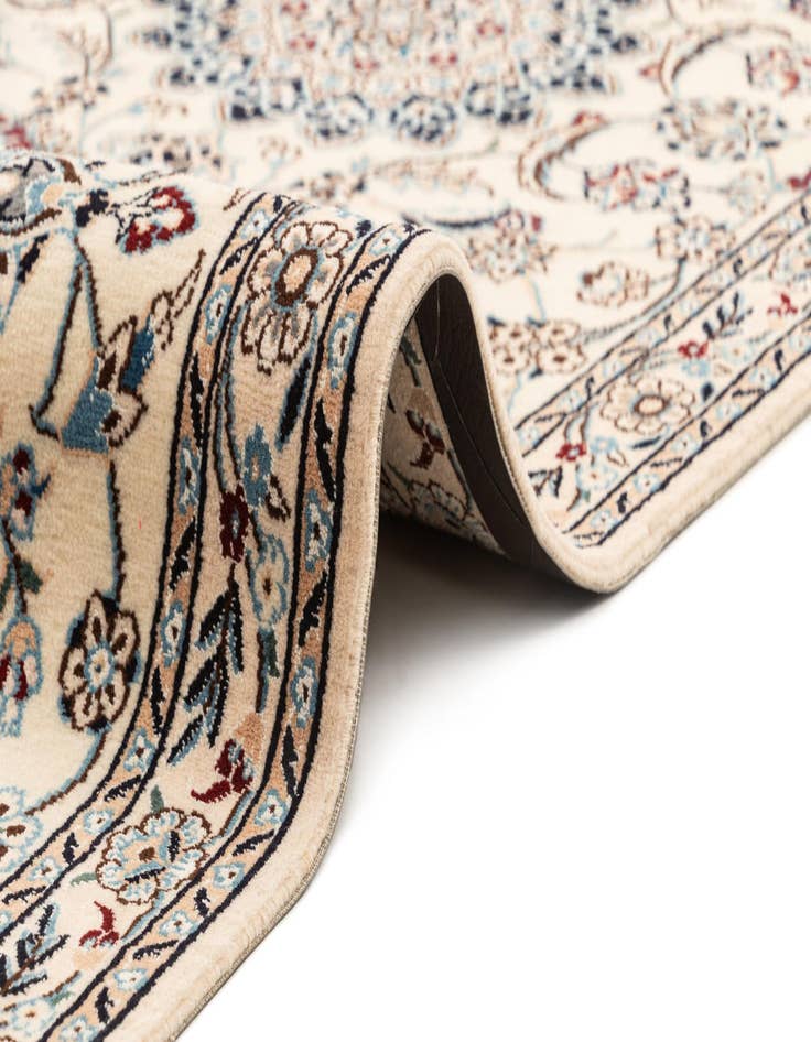 Detail image of 2' 10 x 8' 10 Nain Rug