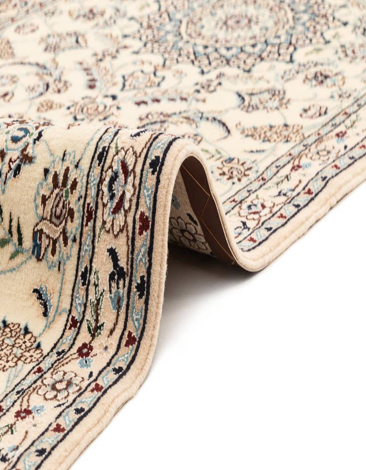 Detail image of 2' 11 x 8' 11 Nain Rug