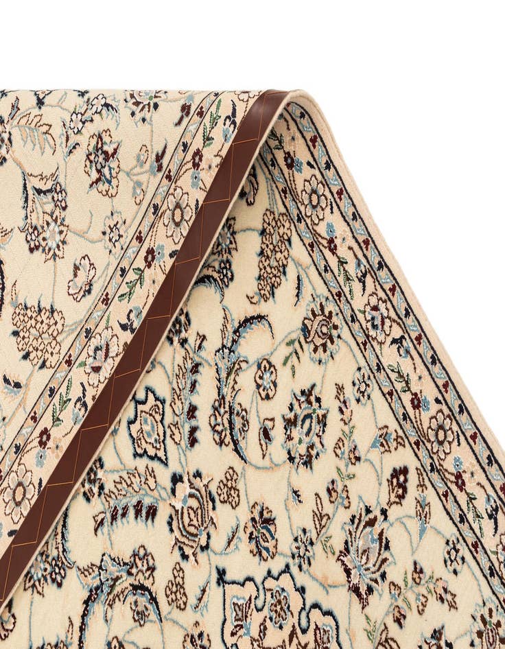 Detail image of 2' 11 x 8' 11 Nain Rug