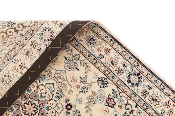 2' 9 x 4' 6 Nain Rug