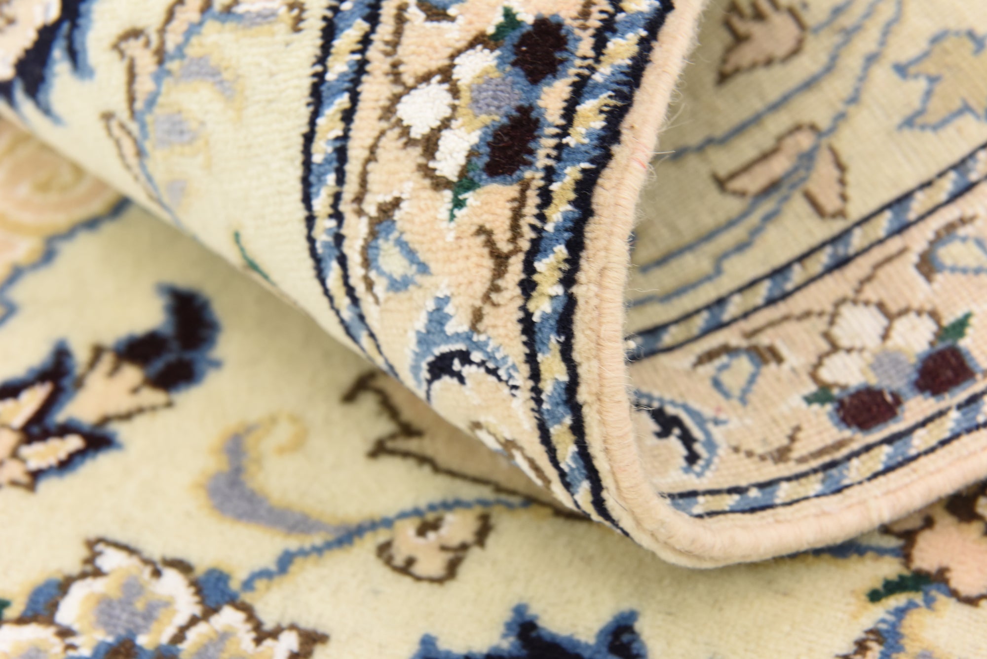 2' 10 x 4' 6 Hand Knotted Nain Persian Rug