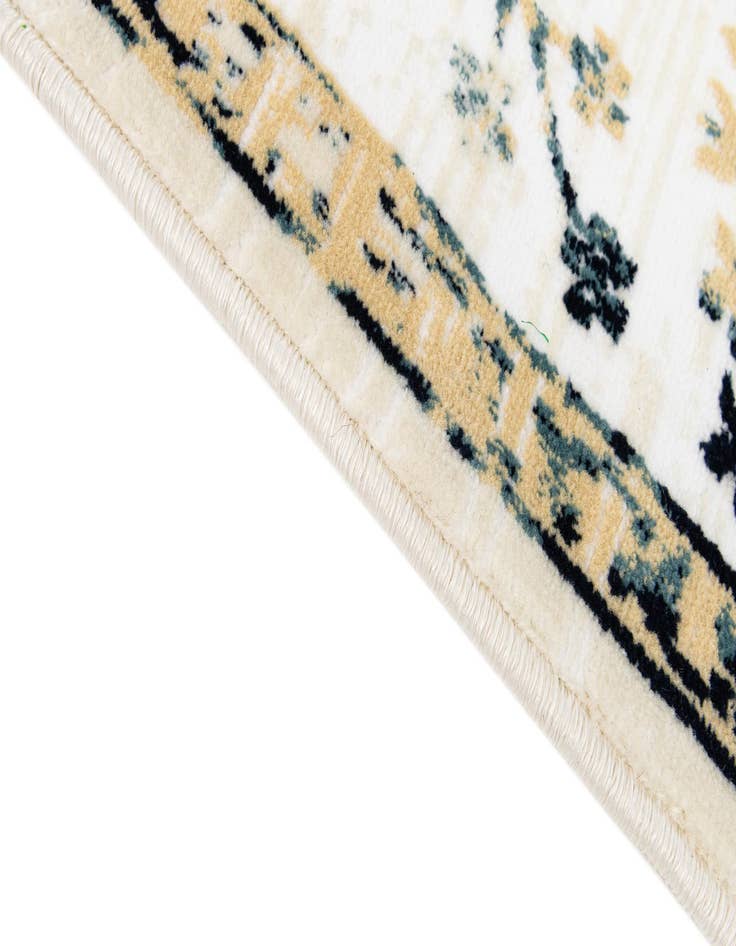 Detail image of 5' 3 x 7' 9 Nain Rug