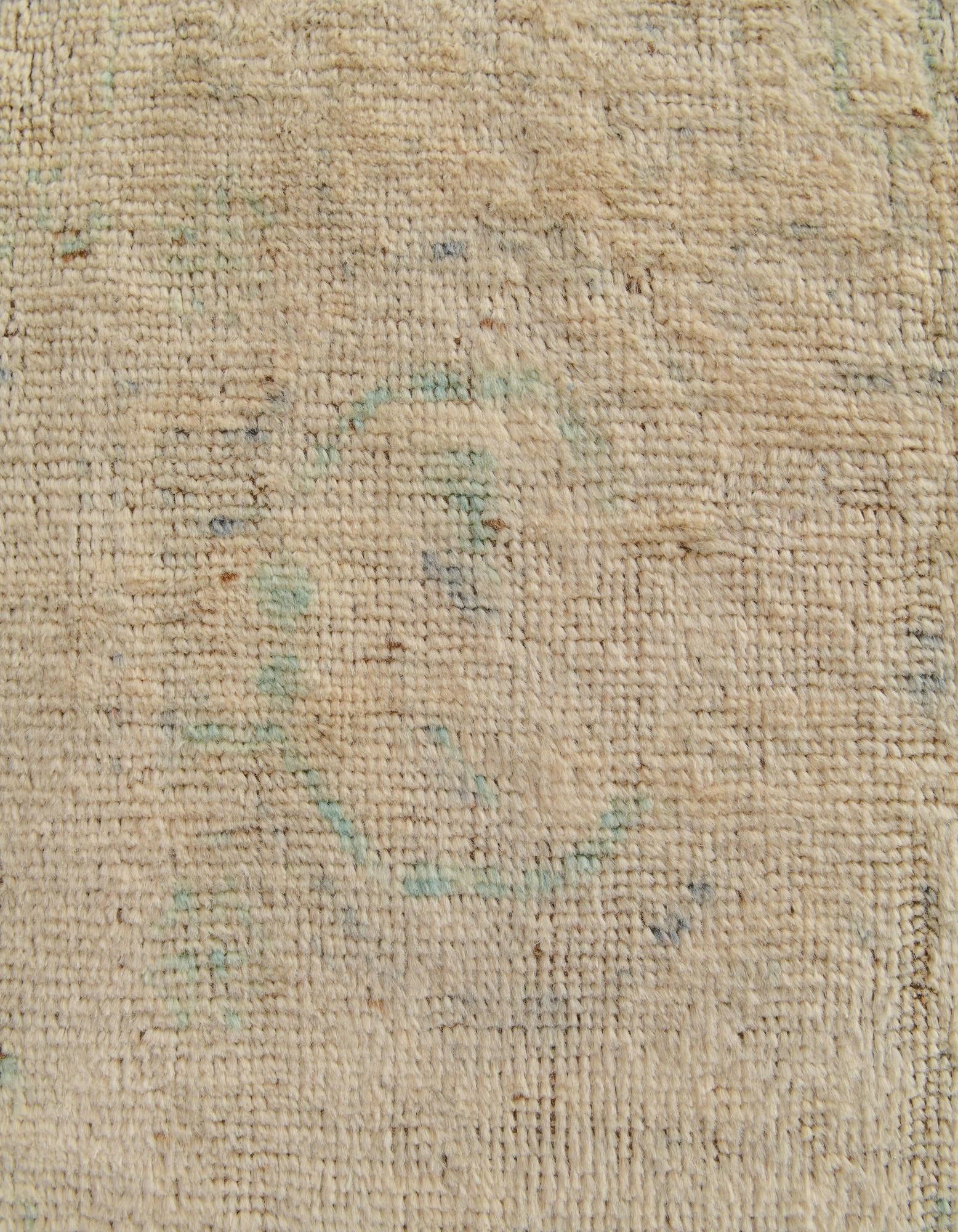 4' x 6' 1 Hand Knotted Oushak Wool Rug