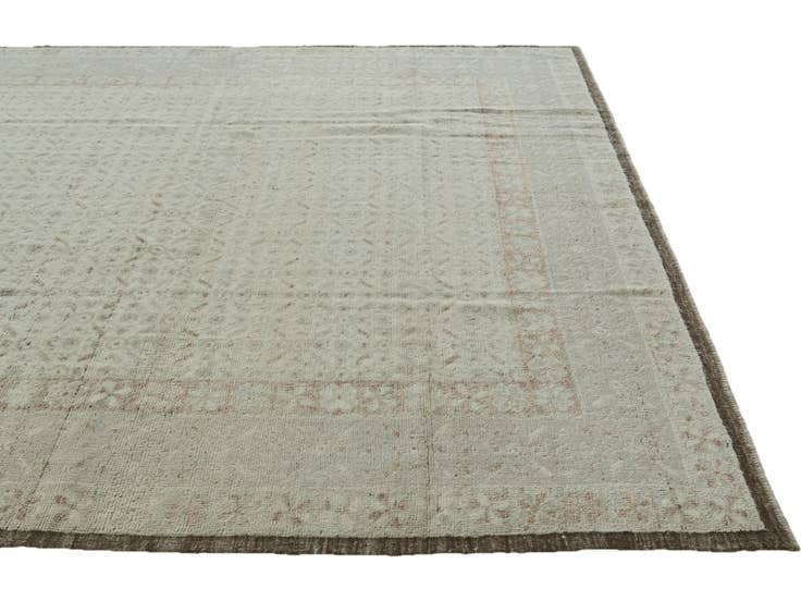 Detail image of 9' 4 x 11' 11 Hand Knotted Oushak Wool Rug