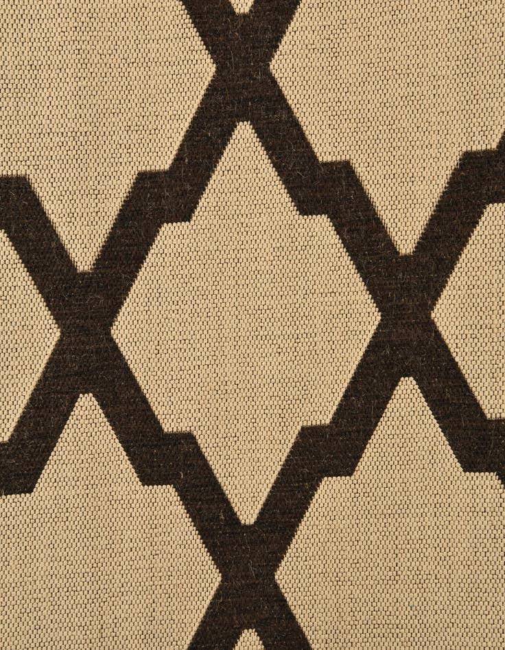 Detail image of 5' x 7' 6 Washable Lattice Indoor / Outdoor Rug