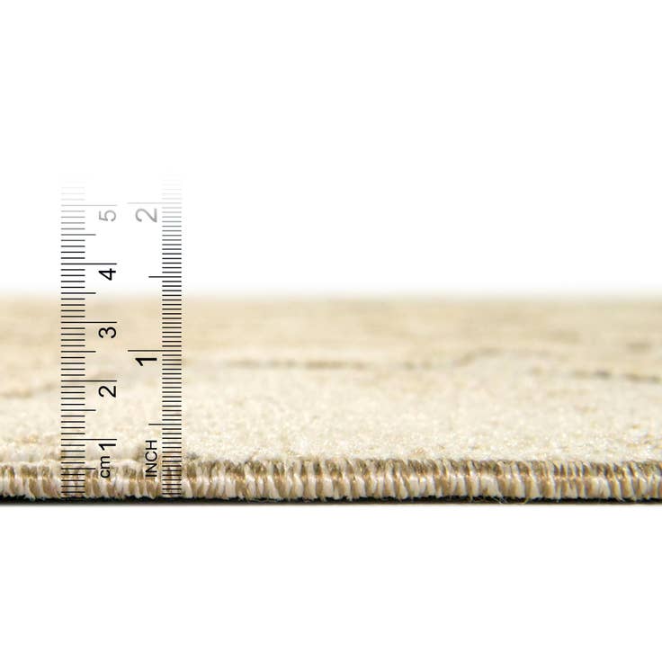 Detail image of 6' x 9' Easy-Clean Lattice Indoor / Outdoor Rug
