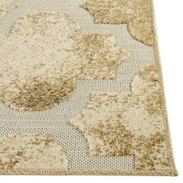 Detail image of 6' x 9' Easy-Clean Lattice Indoor / Outdoor Rug