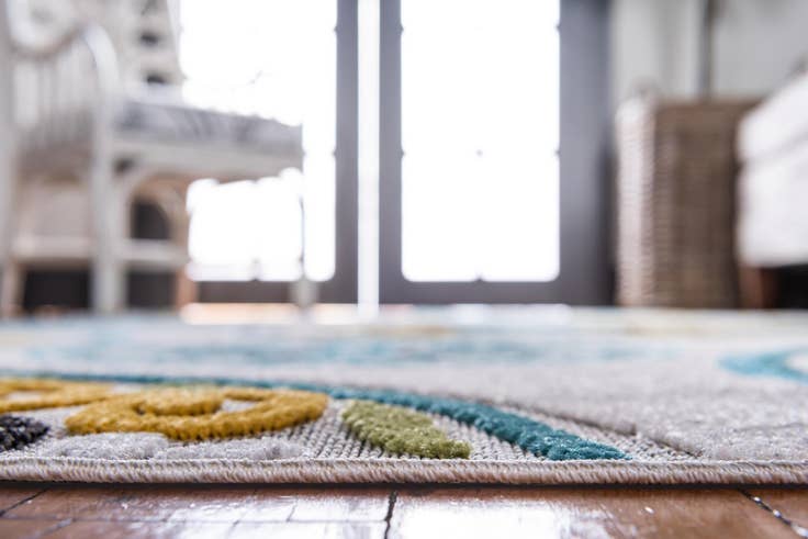 Detail image of 4' x 6' Easy-Clean Modern Indoor / Outdoor Rug