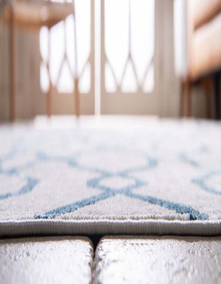Detail image of 4' x 6'  Washable Oasis Indoor / Outdoor Rug