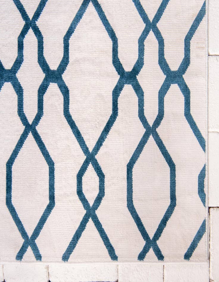 Detail image of 4' x 6'  Washable Oasis Indoor / Outdoor Rug