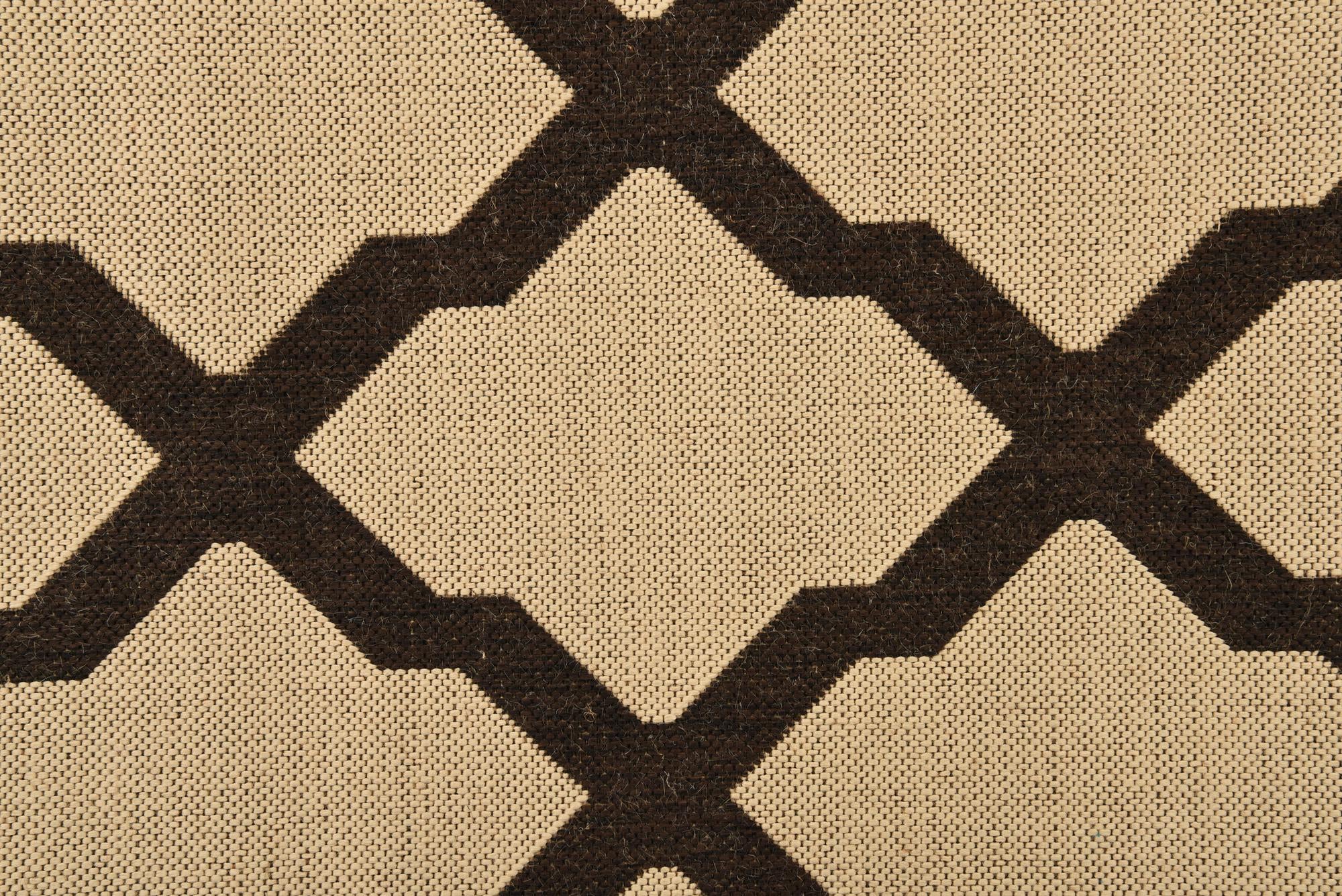 5' x 7' 6 Easy-Clean Trellis Indoor / Outdoor Rug