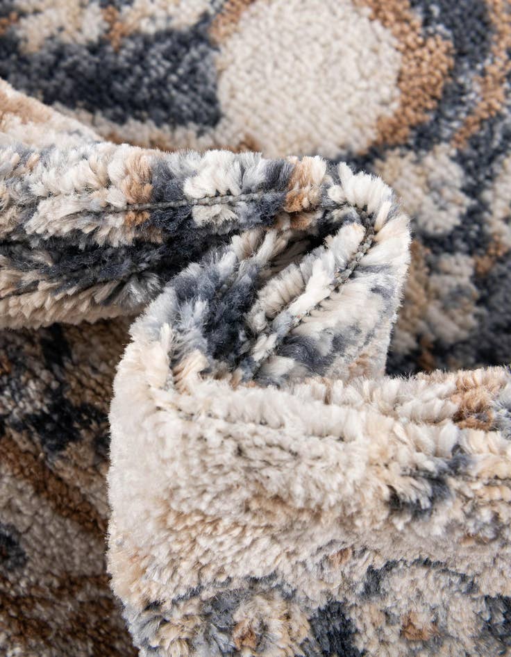 Detail image of 6' x 9' Oxford Rug