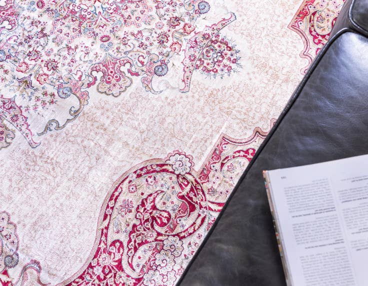 Detail image of 5' x 7' 5 Qom Bamboo Silk Rug