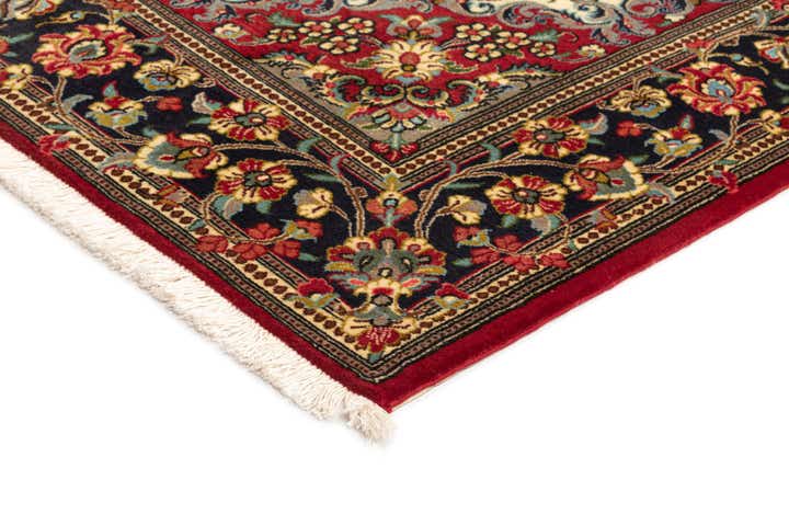 4' 9 x 7' Qom Rug