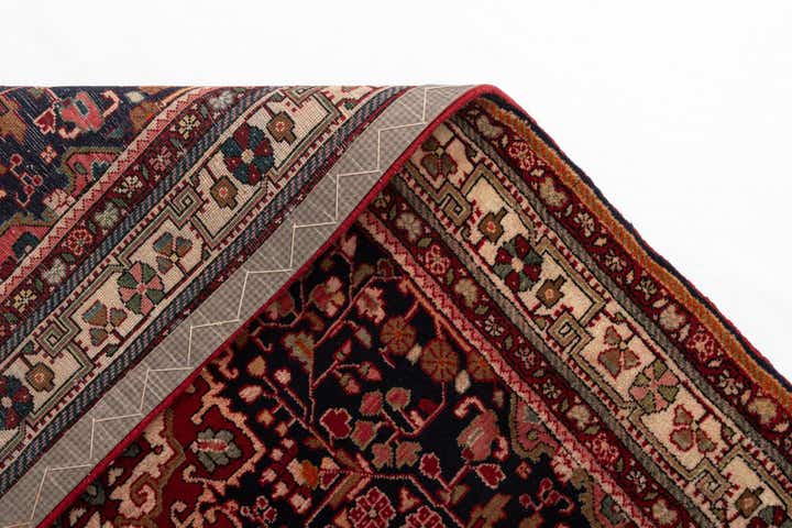 3' 8 x 5' 7 Sarouk Wool Rug