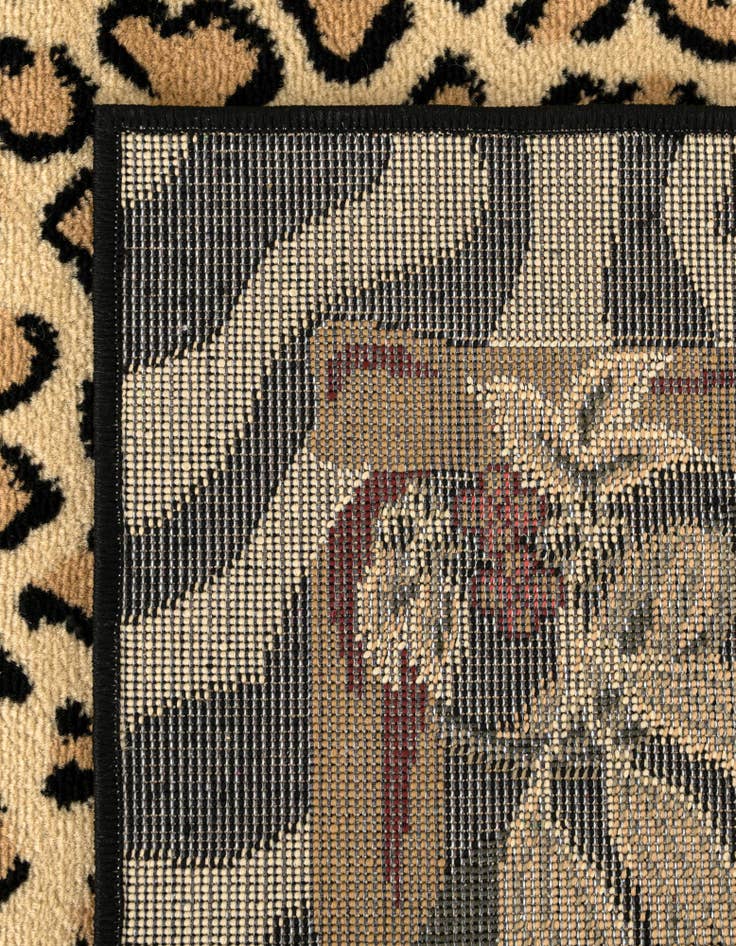 Detail image of 5' 3 x 8' Savannah Rug