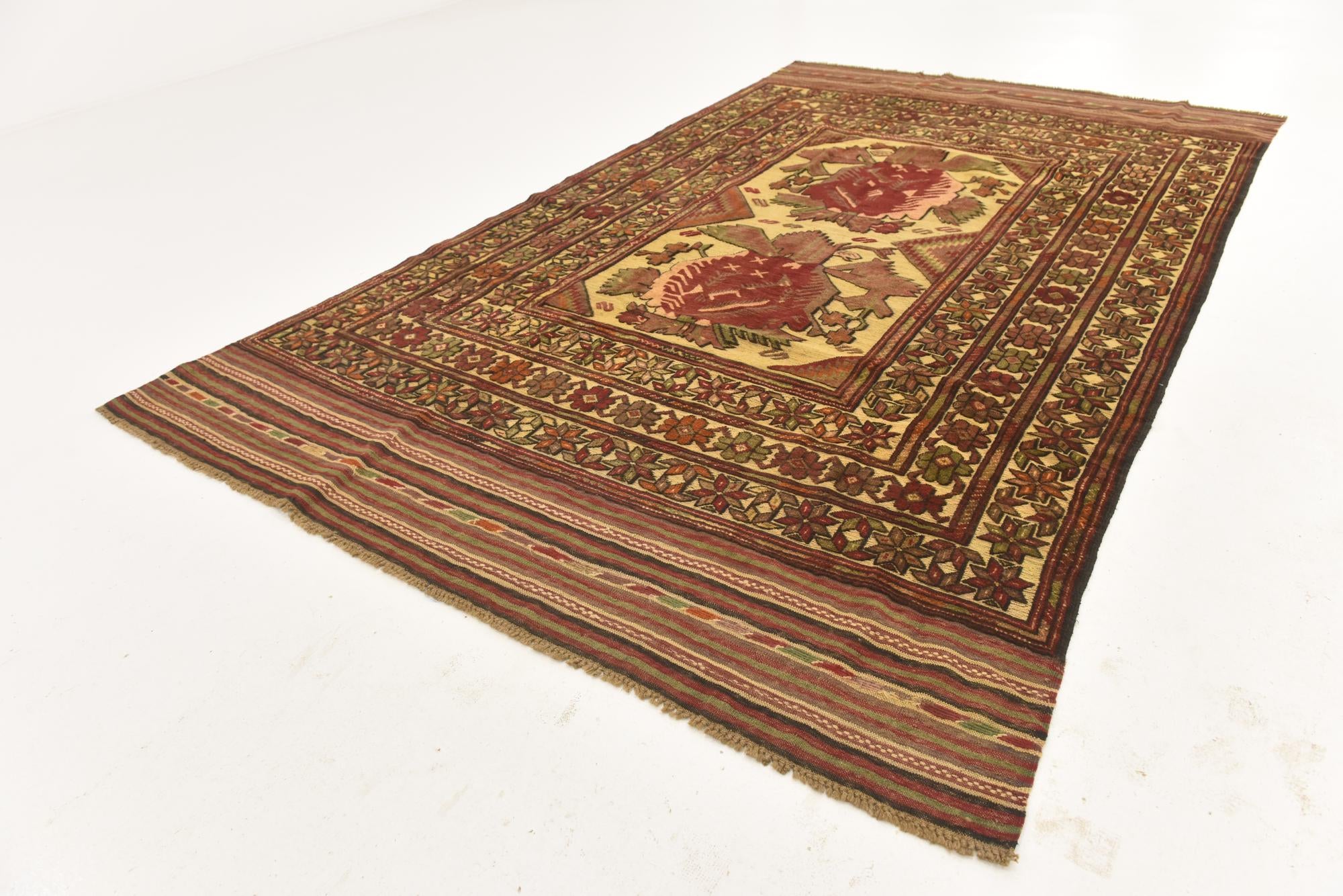 6' 1 x 9' 9 Hand Knotted Sumak Wool Rug