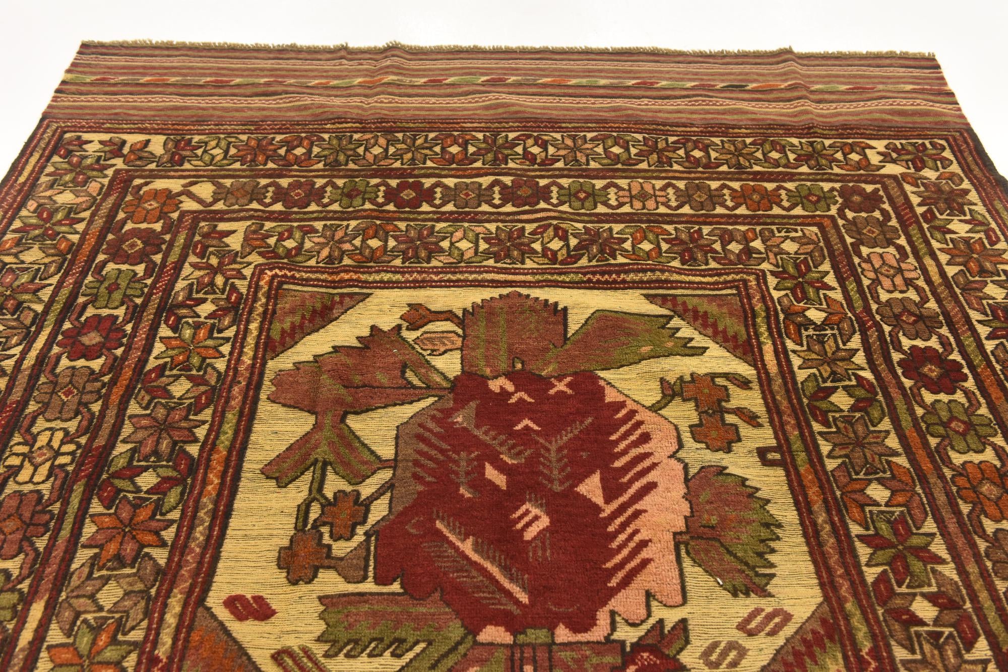 6' 1 x 9' 9 Hand Knotted Sumak Wool Rug