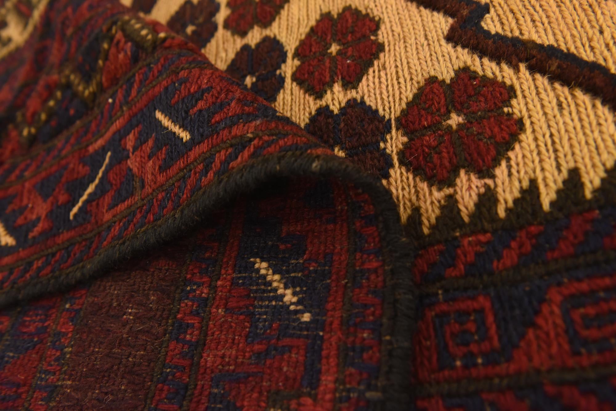 195cm x 275cm Hand Knotted Sumak Wool Rug
