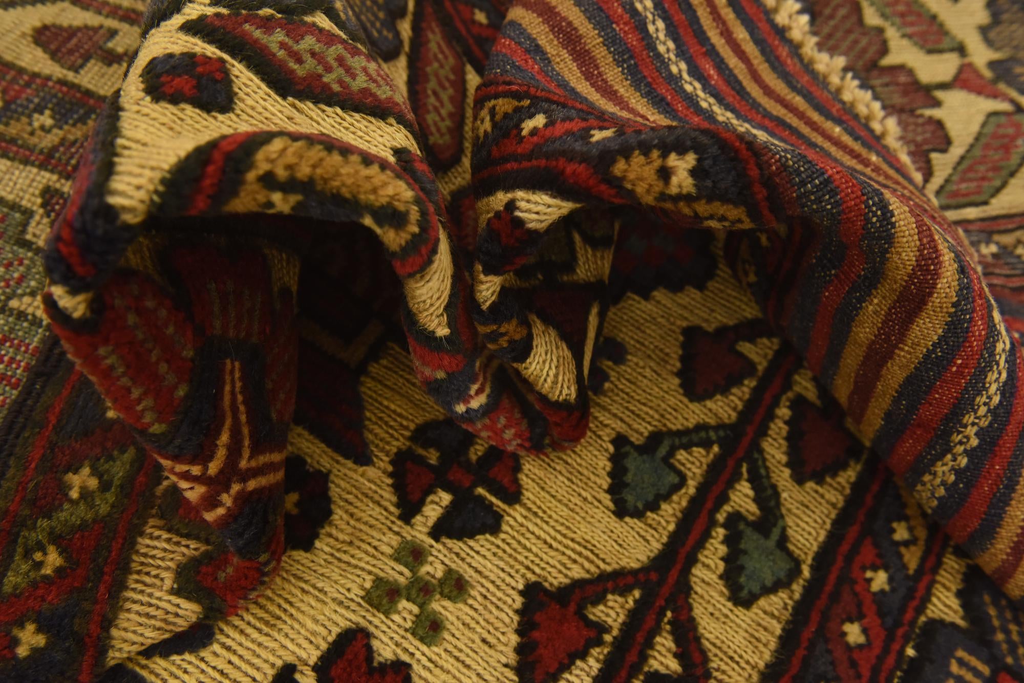 4' 4 x 5' 7 Hand Knotted Sumak Wool Rug