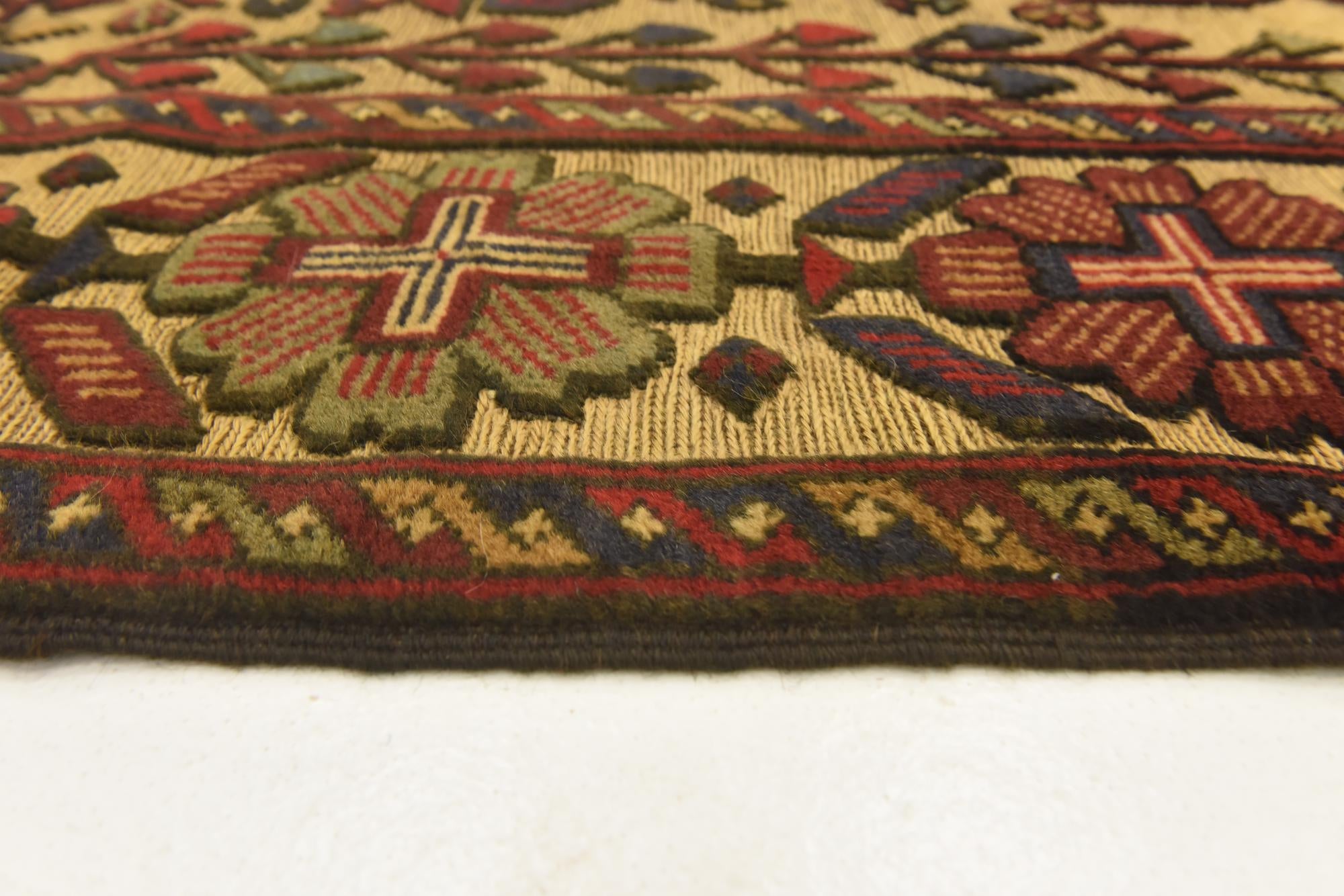 4' 4 x 5' 7 Hand Knotted Sumak Wool Rug