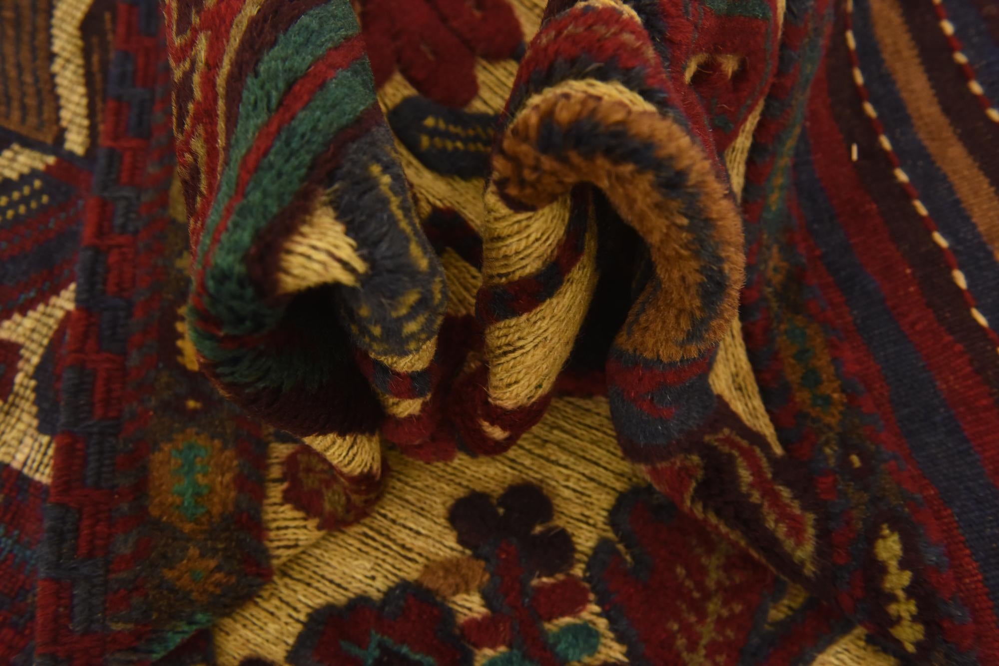 4' 2 x 6' Hand Knotted Sumak Wool Rug