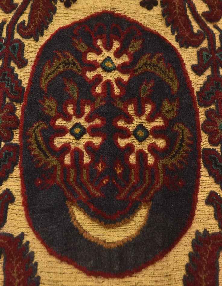 Detail image of 4' 2 x 6'  Hand Knotted Sumak Wool Rug