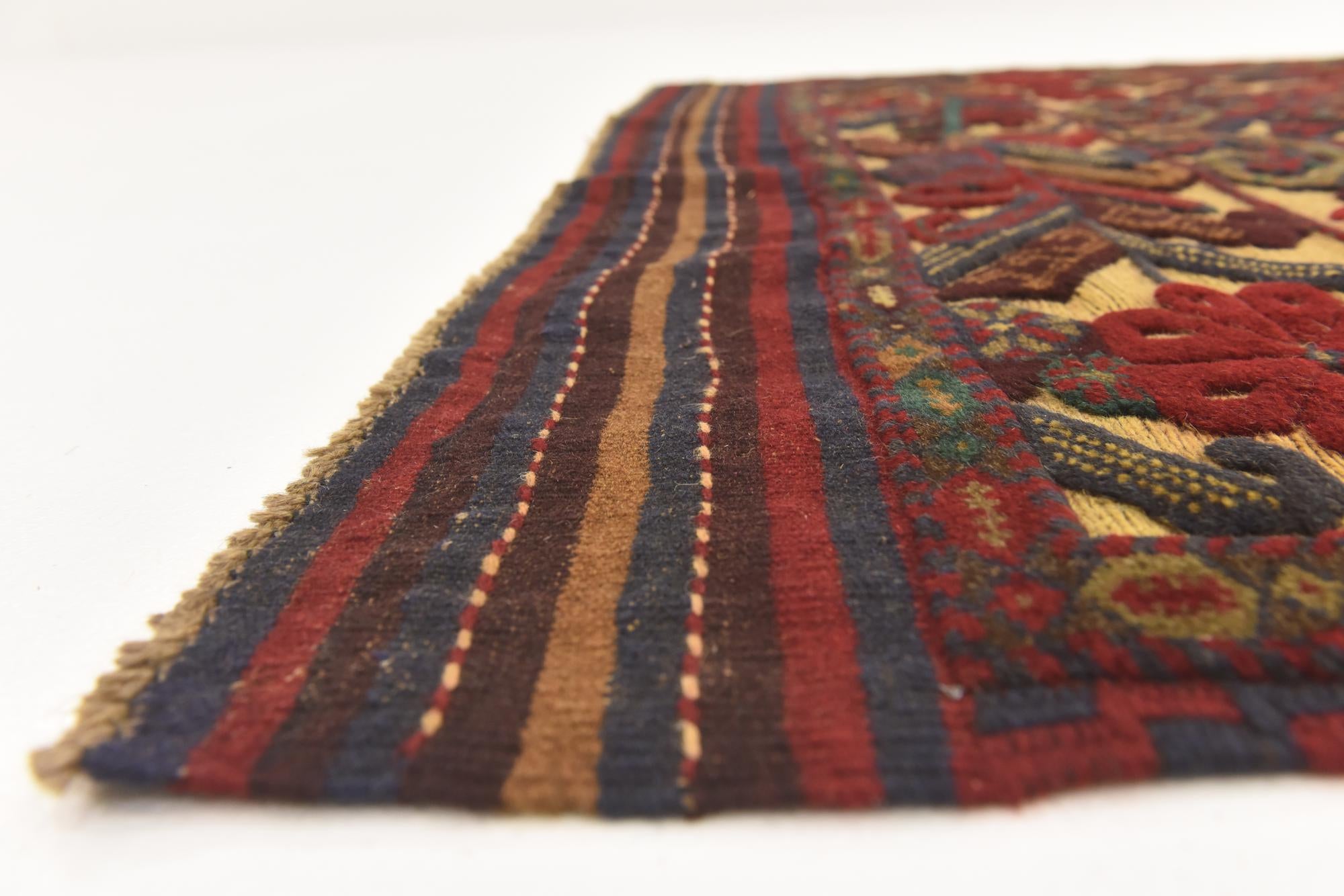 4' 2 x 6' Hand Knotted Sumak Wool Rug