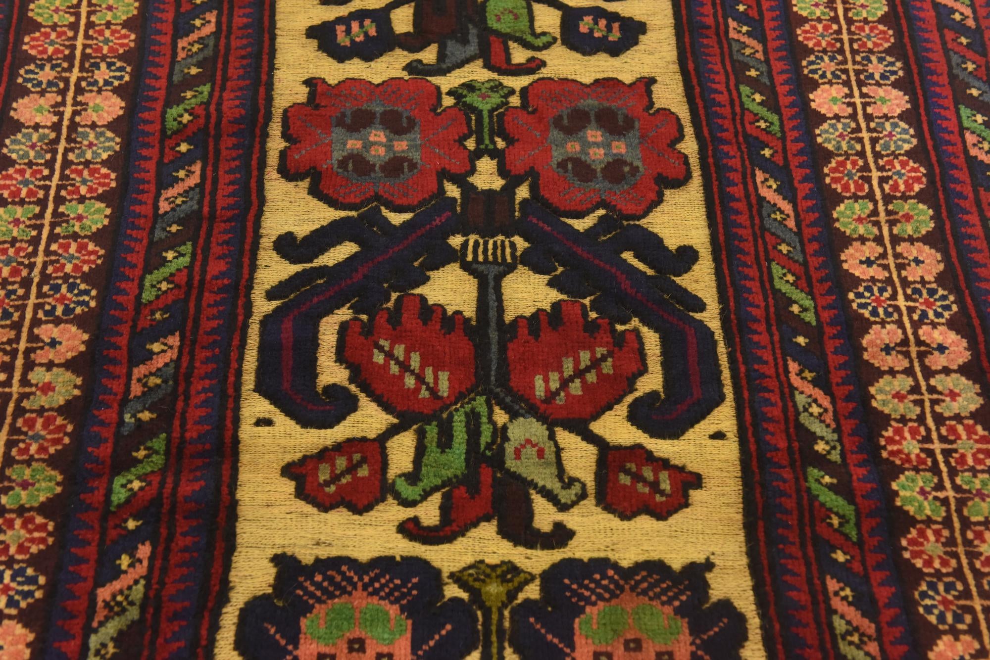 2' 10 x 4' 10 Hand Knotted Sumak Wool Rug