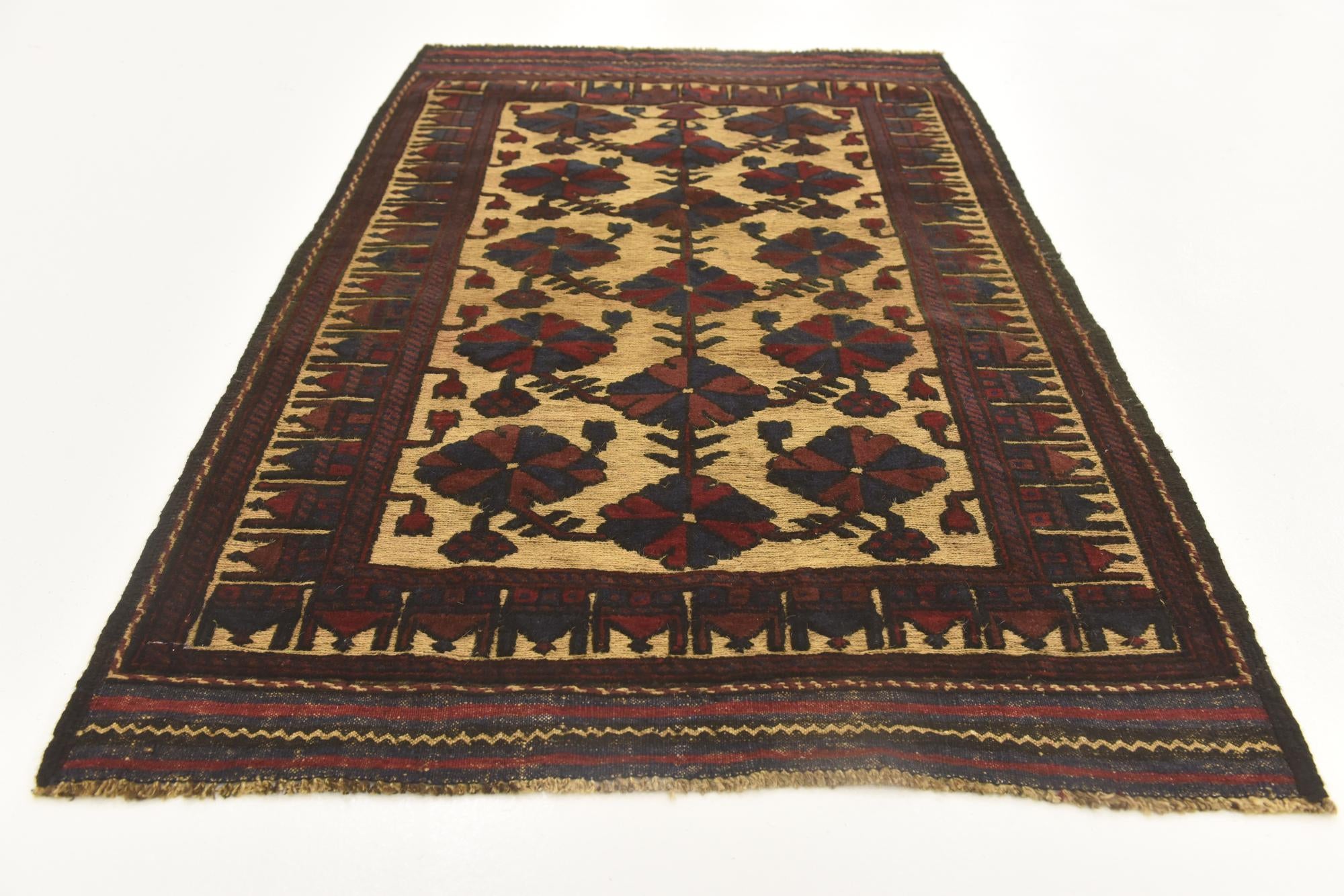 2' 10 x 4' 6 Hand Knotted Sumak Wool Rug