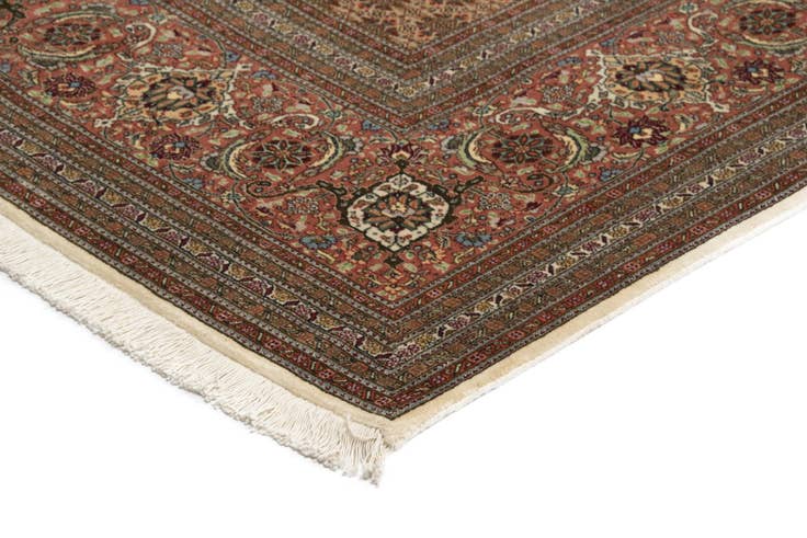 Detail image of 9' 10 x 12' 11 Tabriz Mahi Rug
