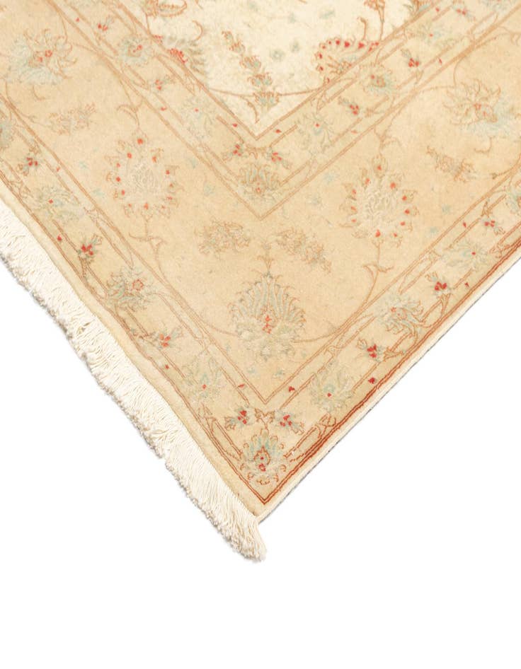 Detail image of 7' 11 x 9' 9 Tabriz Mahi Rug