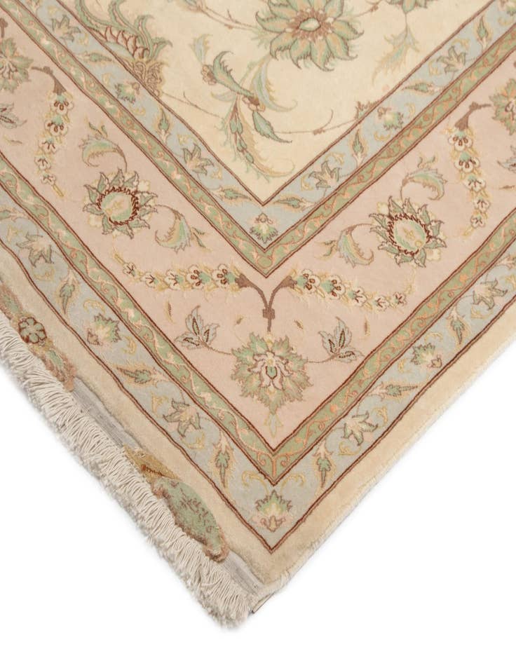 Detail image of 6' 7 x 10' 9 Tabriz Rug
