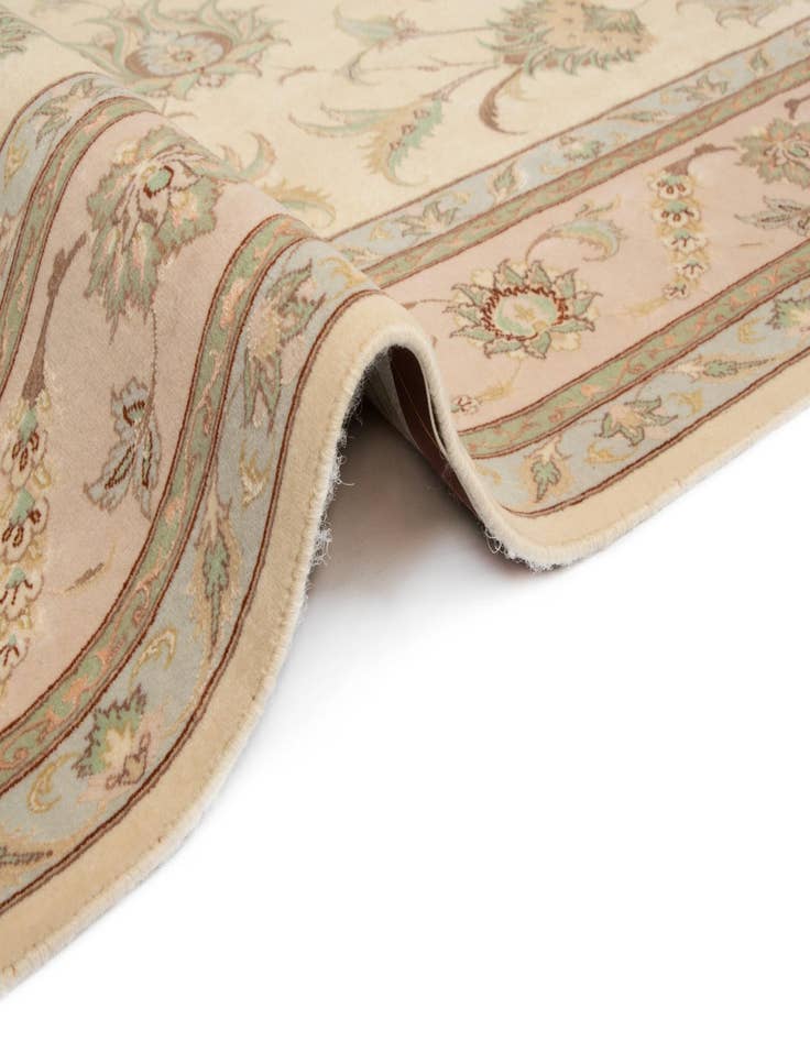 Detail image of 6' 7 x 10' 9 Tabriz Rug