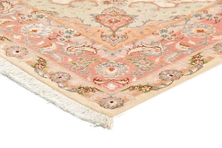 4' 11 x 6' 8 Tabriz Rug