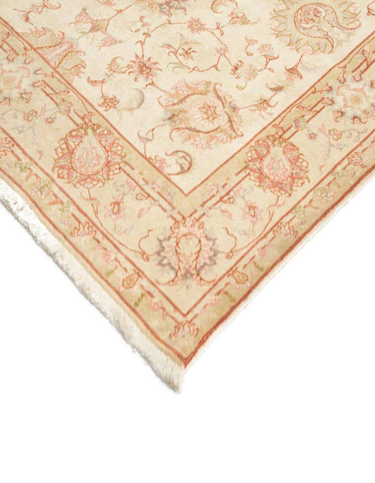 Detail image of 5' x 6' 7 Tabriz Rug