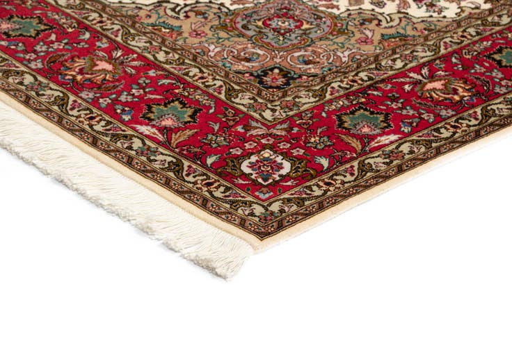 Detail image of 5' x 7' 1 Tabriz Rug
