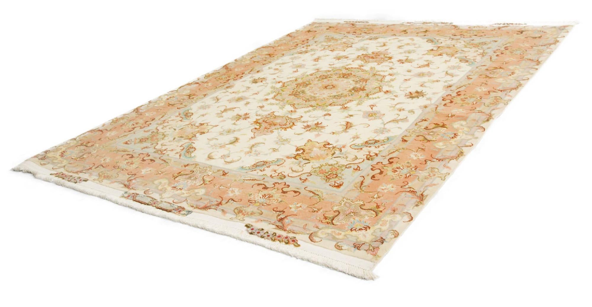 5' x 6' 7 Tabriz Rug