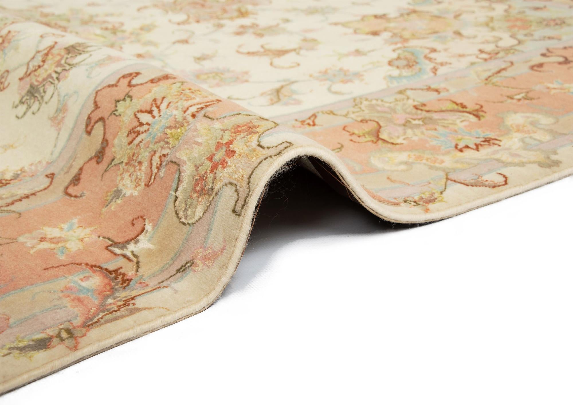 5' x 6' 7 Tabriz Rug