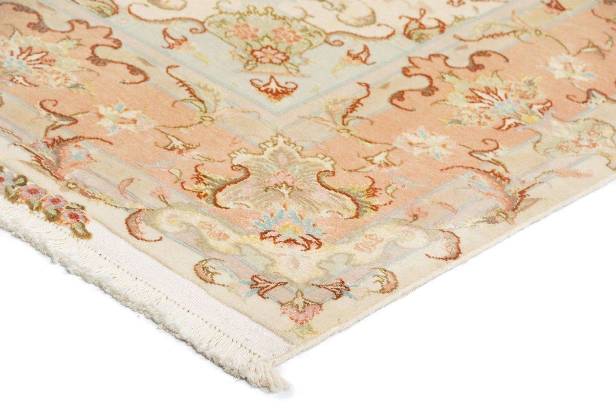 5' x 6' 7 Tabriz Rug